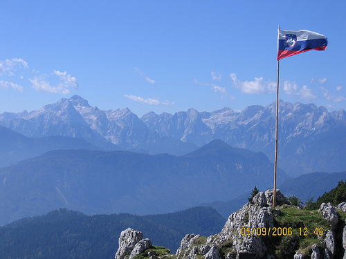 Triglav-zastava-moto