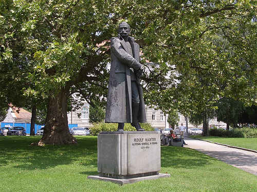 Spomenik4